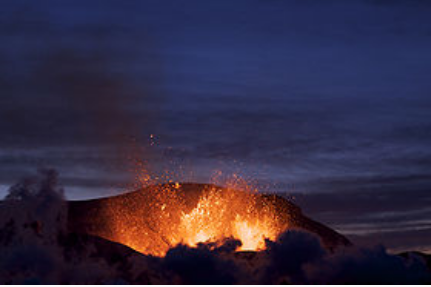 عالم البراكن Iceland-volcano-8